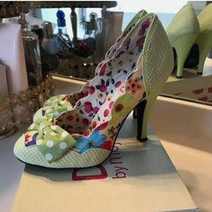 Mojo Moxy Dolce Flamingo Pumps